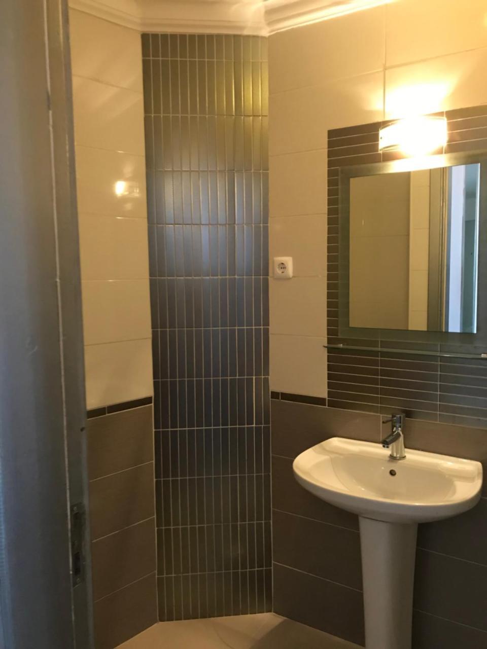 Nn Guest House Κοΐμπρα Εξωτερικό φωτογραφία